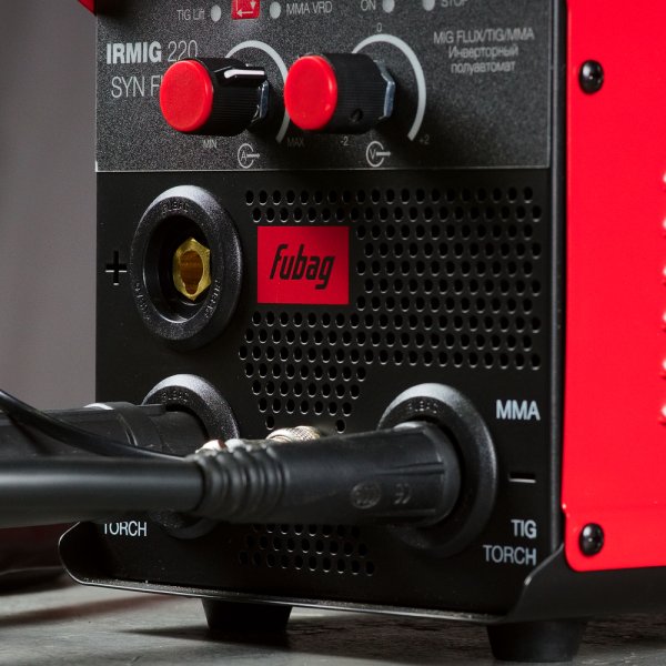 Полуавтомат сварочный FUBAG IRMIG 220 SYN FLUX в Владивостоке фото