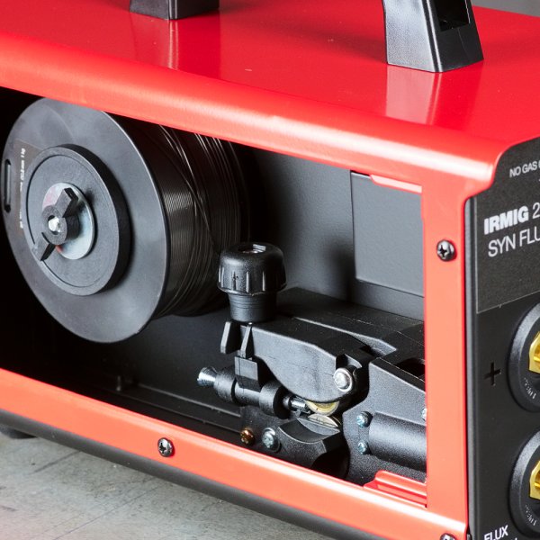 Полуавтомат сварочный FUBAG IRMIG 200 SYN FLUX в Владивостоке фото